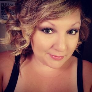 Meet your Posher, Angie